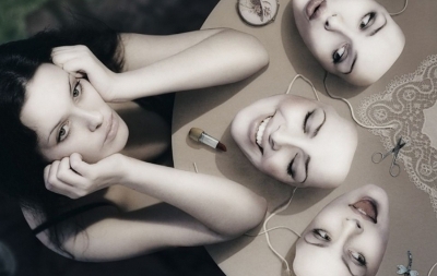 Nhân Cách vs Di Trú